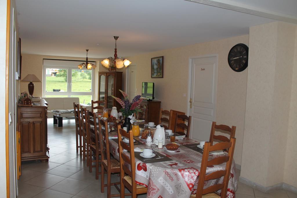 Chambres Et Table D'Hotes La Trottelee Bellefontaine  Exterior foto
