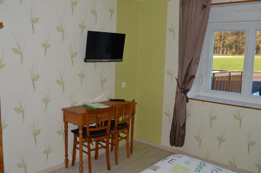 Chambres Et Table D'Hotes La Trottelee Bellefontaine  Cameră foto